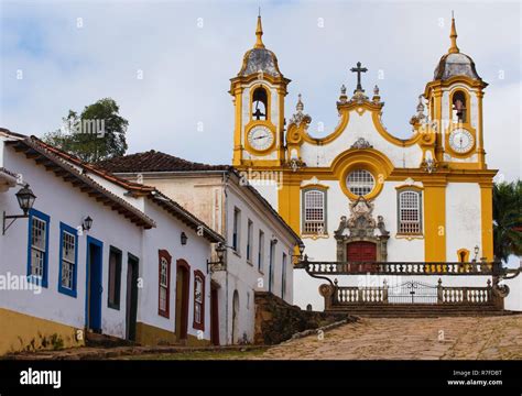 Tiradentes Square! A Historical Heartbeat in the Charming Town of Tiradentes, Minas Gerais